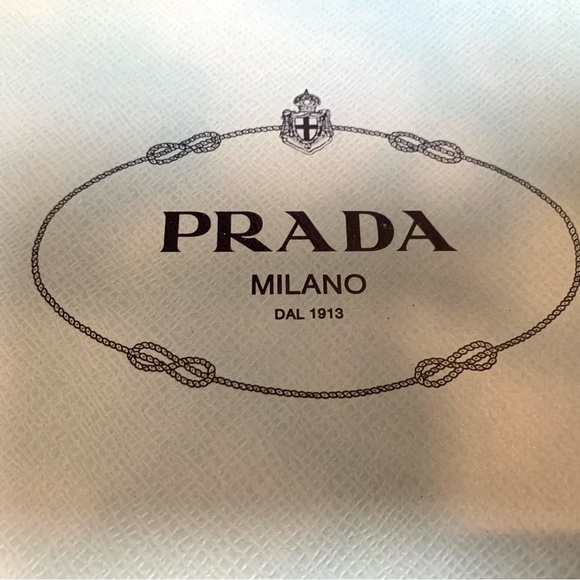 PRADA - Picture 11 of 16